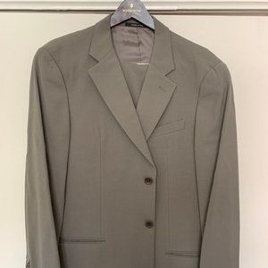 Armani – Men’s Suit (Light Gray)